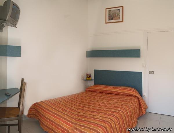Brit Hotel Lyon Nord Дардилли Номер фото
