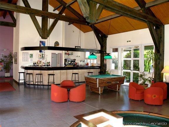 Brit Hotel Lyon Nord Дардилли Ресторан фото