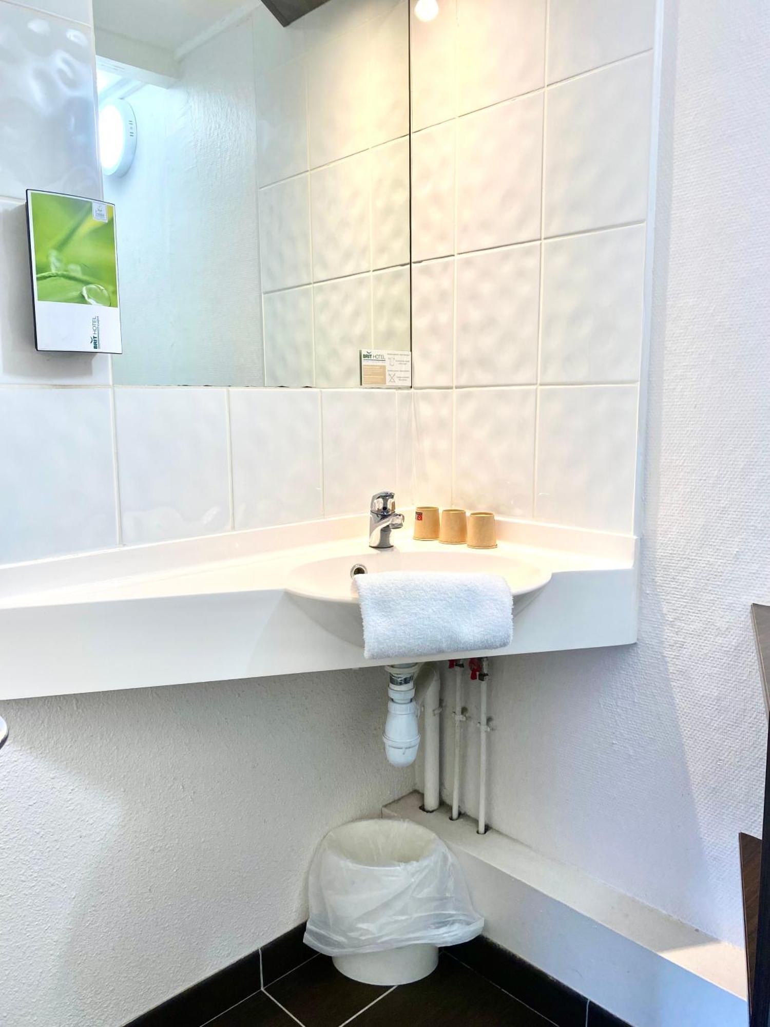 Brit Hotel Lyon Nord Дардилли Экстерьер фото