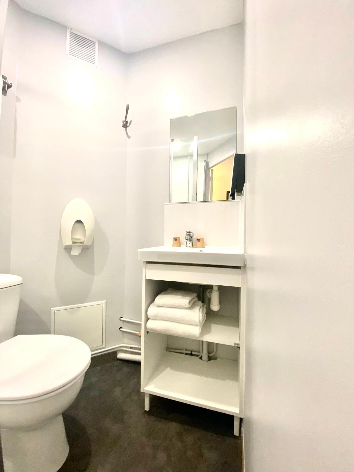 Brit Hotel Lyon Nord Дардилли Экстерьер фото